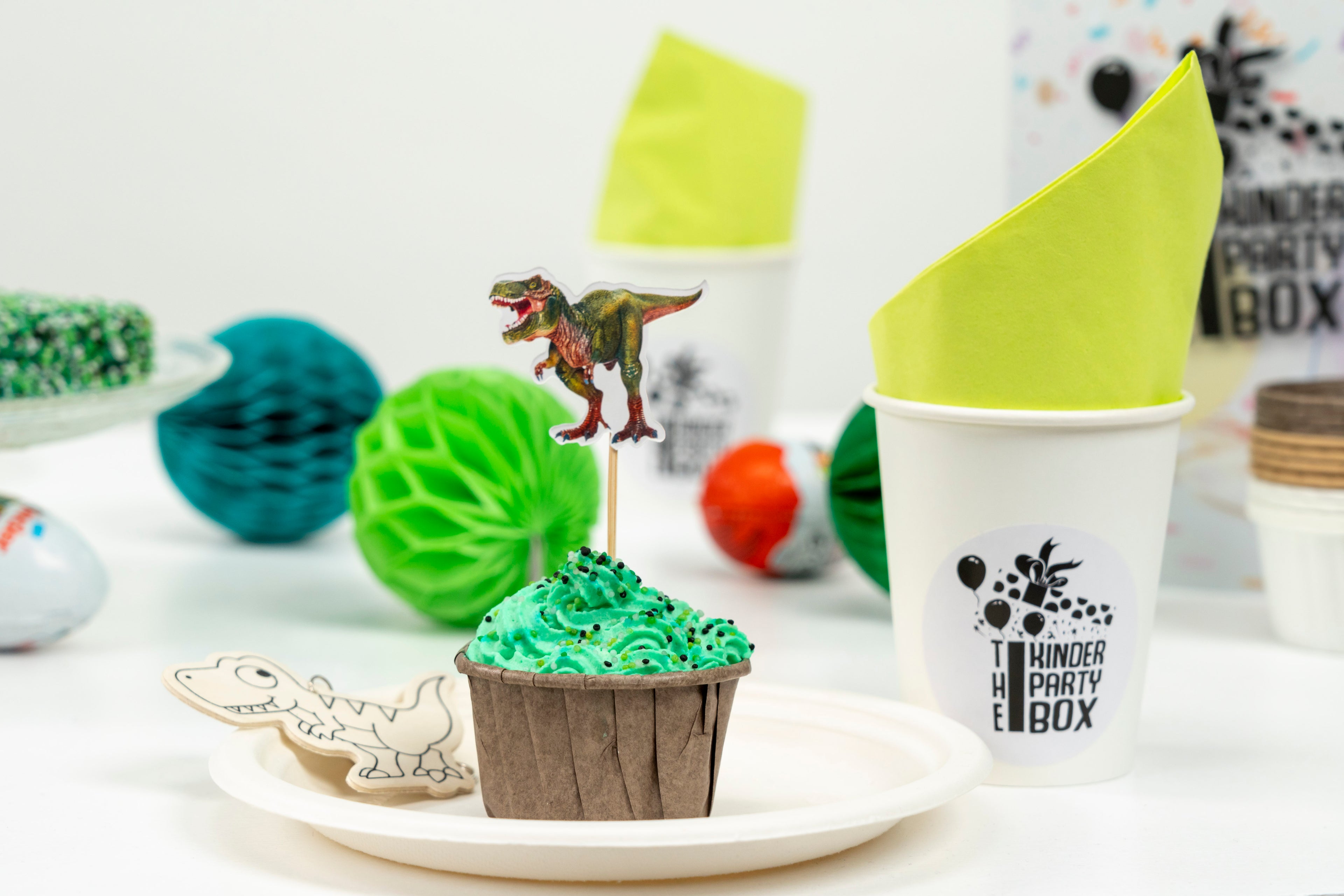 Kinderparty, Kindergeburtstag, Dino, Kinder Party Box, Einladungskarte, Kuchenrezepte
